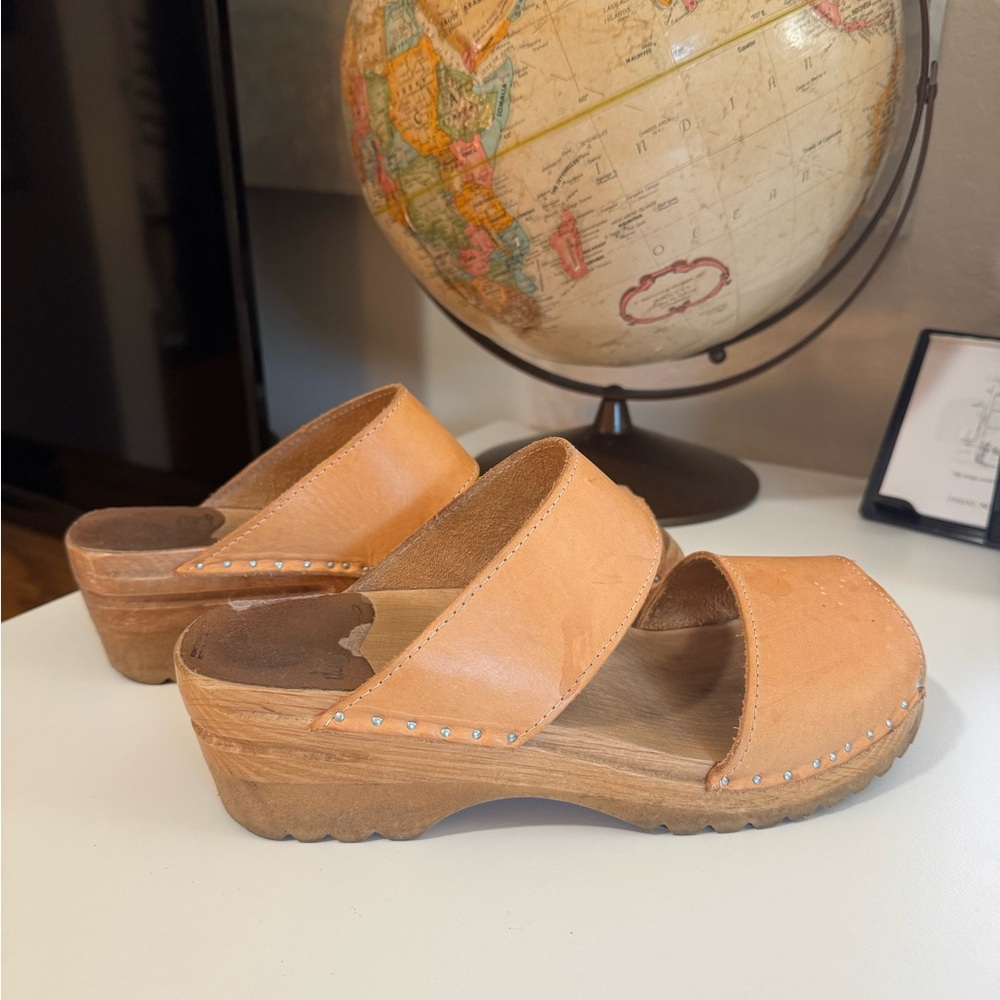 Clogs